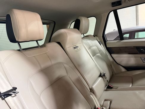 Used 2019 Land Rover Range Rover HSE image 29