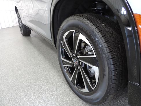 Used 2026 Buick Enclave AWD Sport Touring image 13