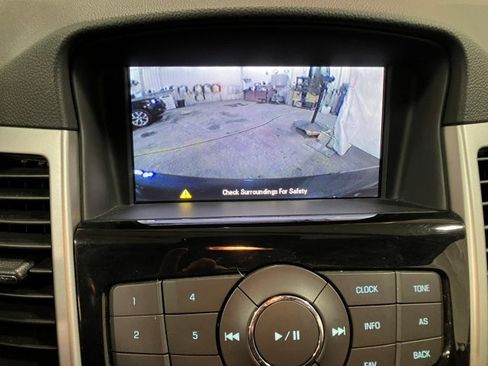 Used 2014 Chevrolet Cruze LT image 12