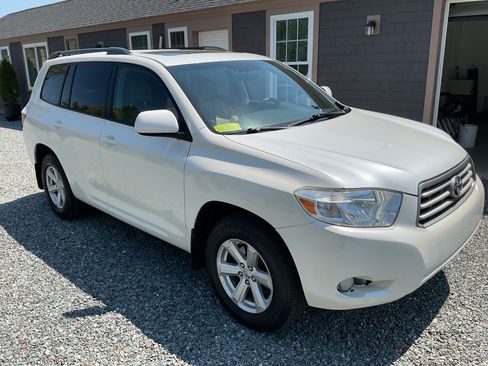 Used 2010 Toyota Highlander 4WD SE image 3