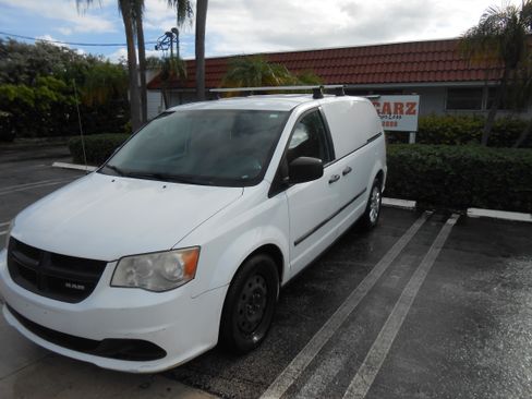 Used 2014 RAM C/V Tradesman image 4