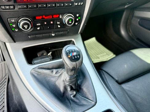 Used 2010 BMW 335i xDrive Sedan AWD/4WD image 21