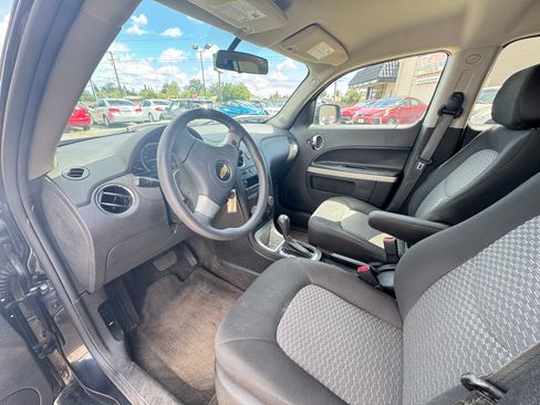 Used 2011 Chevrolet HHR LT image 16