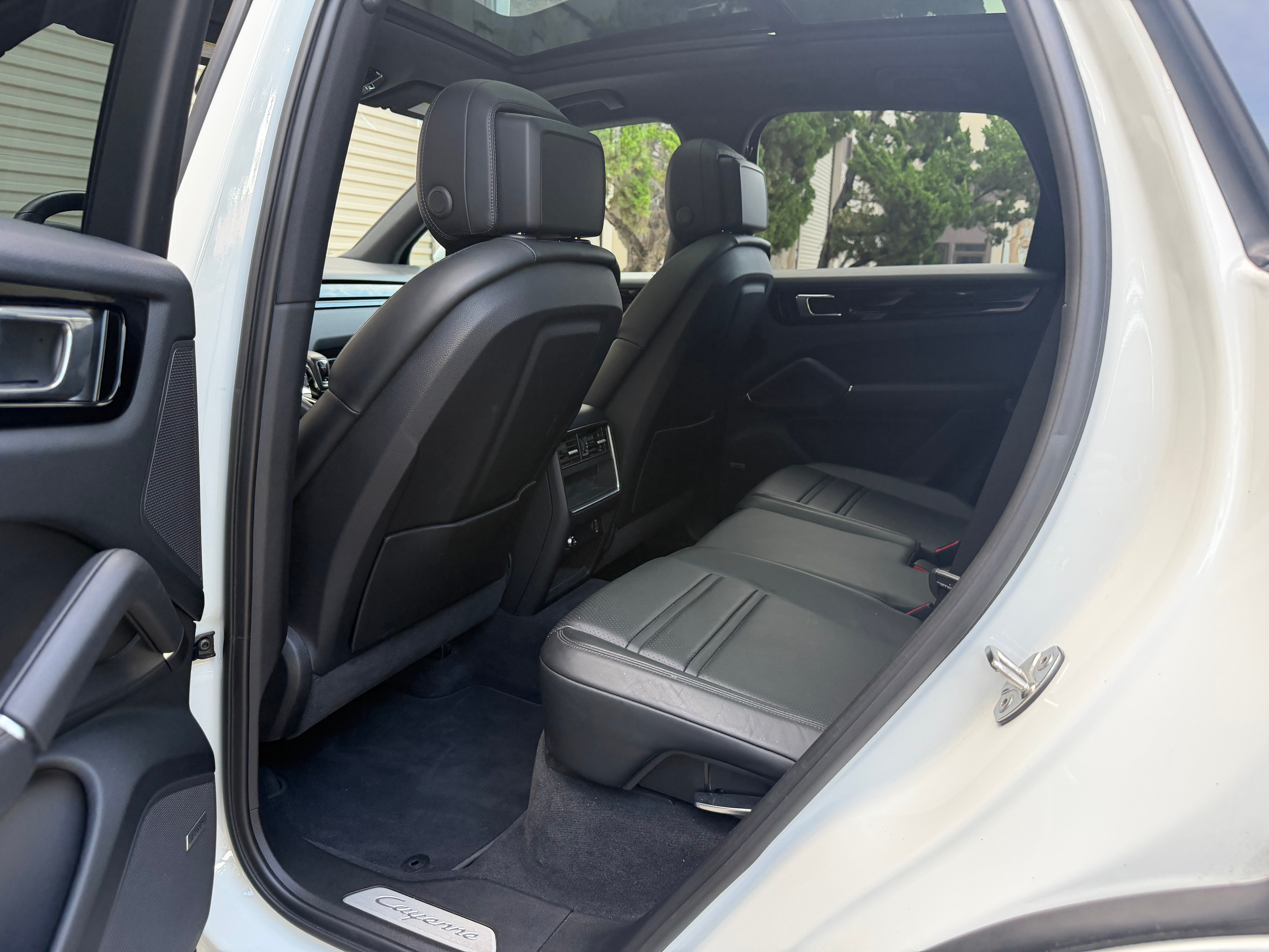Used 2019 Porsche Cayenne UNAVAIL AWD/4WD image 9