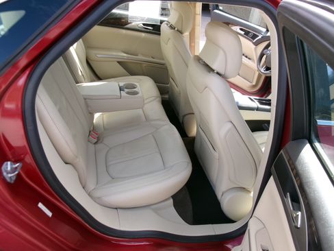 Used 2015 Lincoln MKZ image 7