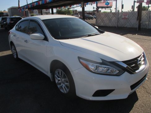 Used 2017 Nissan Altima 2.5 S Sedan 4D FWD image 12