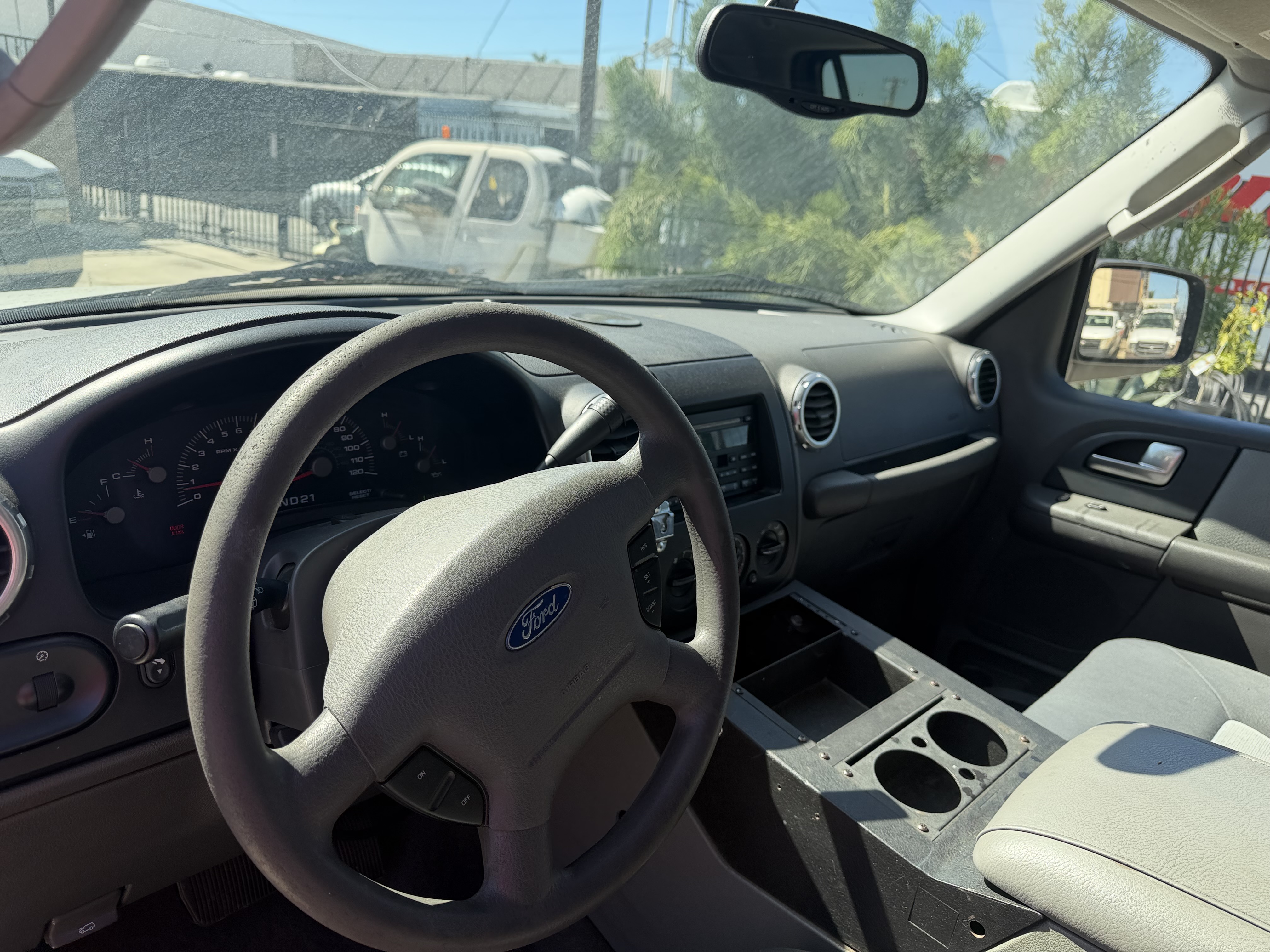 Used 2003 Ford Expedition 4WD XLT image 11
