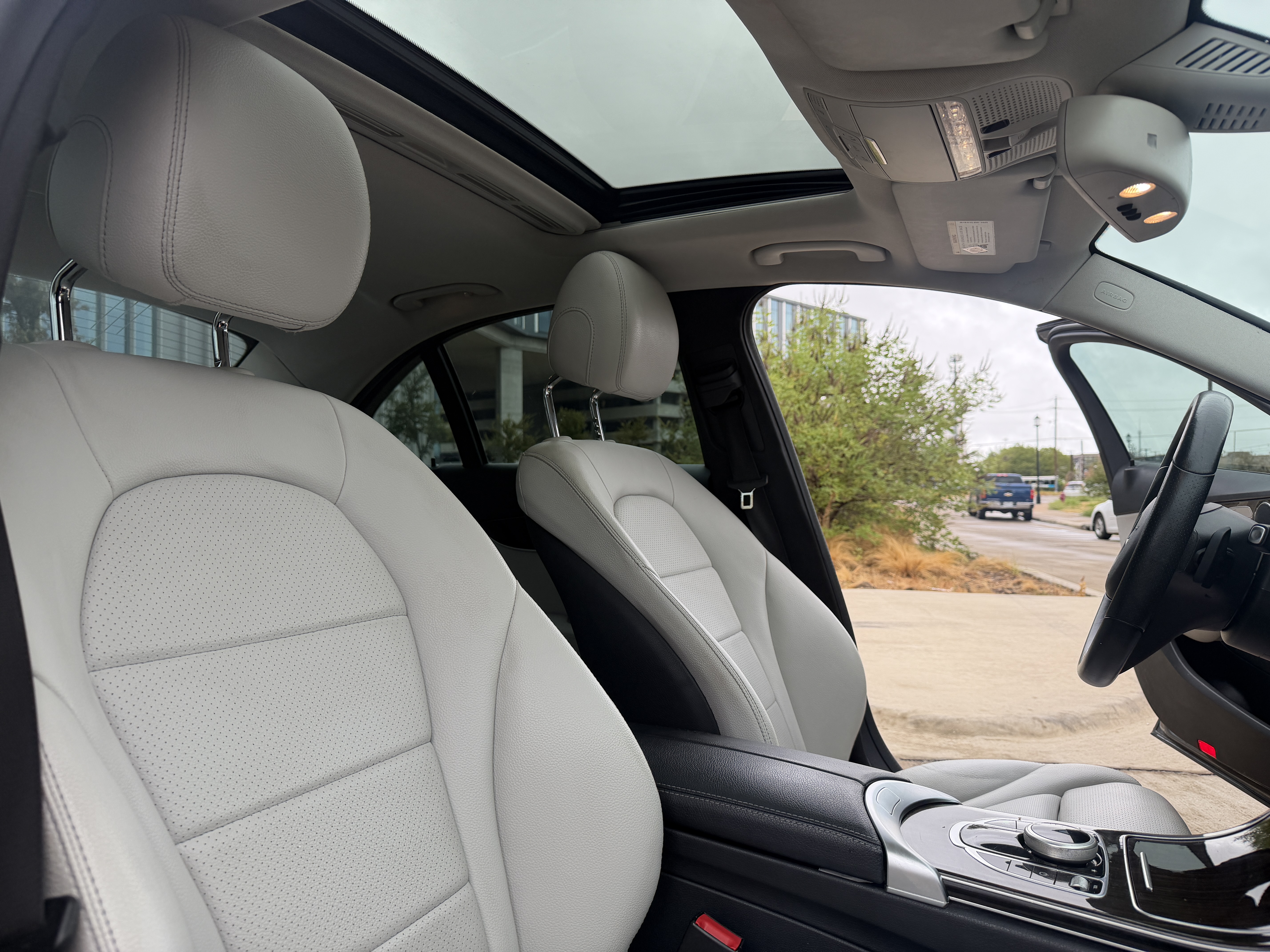 Used 2018 Mercedes-Benz C 300 Sedan image 18