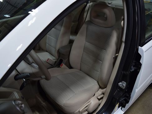 Used 2006 Saturn ION Level 2 Sedan FWD image 18