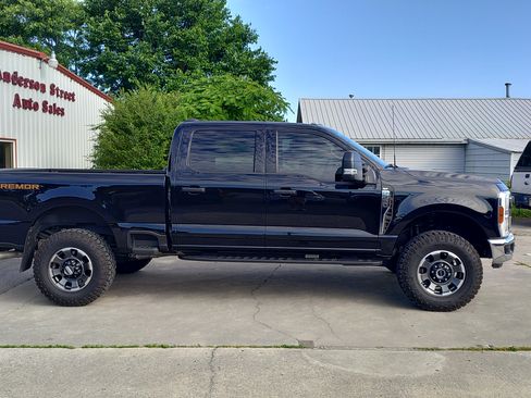 Used 2024 Ford F250 XLT image 4