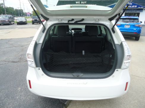 Used 2012 Toyota Prius V Three Wagon 4D FWD image 9