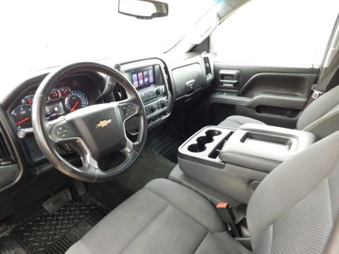 Used 2017 Chevrolet Silverado 1500 2WD Crew Cab LT image 9