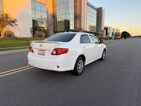 Used 2010 Toyota Corolla LE image 5
