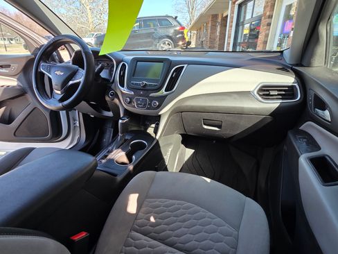 Used 2018 Chevrolet Equinox LS image 12