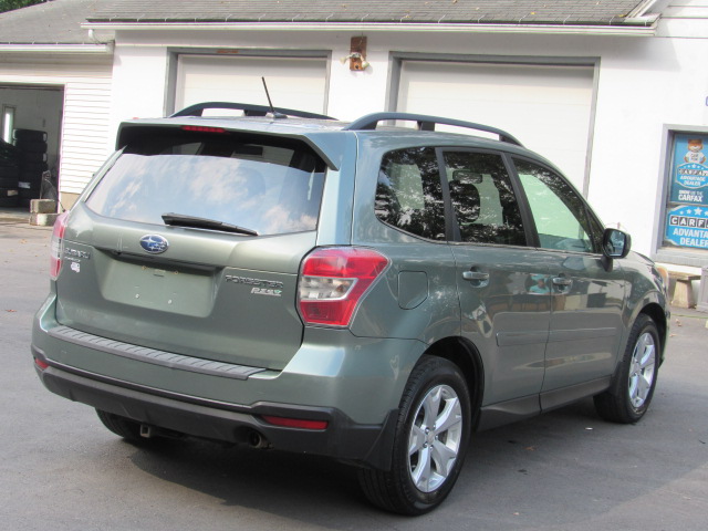 Used 2014 Subaru Forester 2.5i Limited AWD/4WD image 8