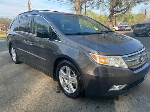 Used 2013 Honda Odyssey Touring Elite image 7