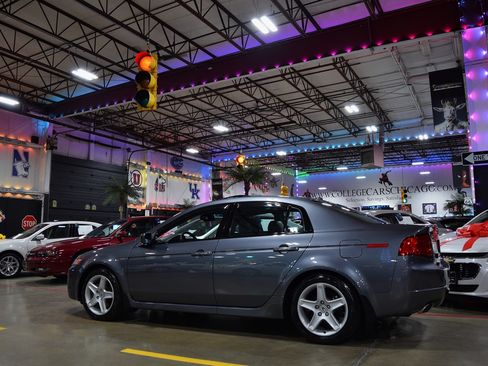 Used 2005 Acura TL w/ Navigation FWD image 4