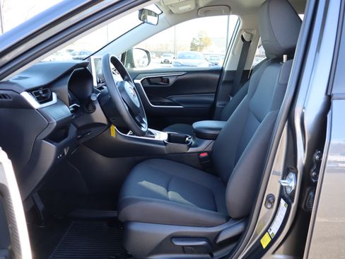 Used 2023 Toyota RAV4 LE image 12