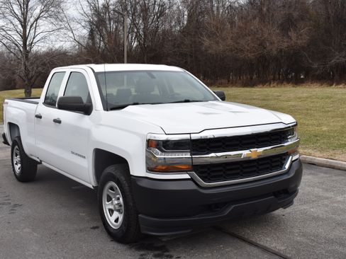 Used 2018 Chevrolet Silverado 1500 4x4 Double Cab image 12