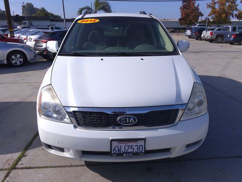 Used 2012 Kia Sedona LX image 5