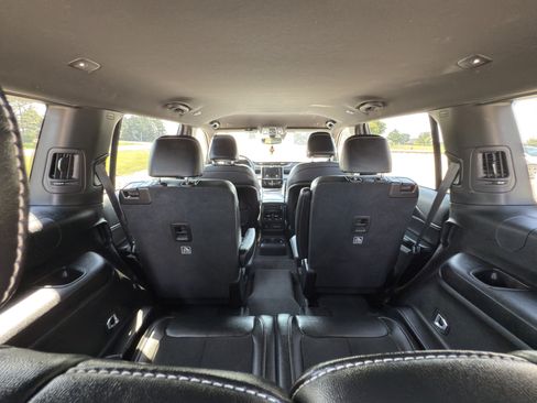 Used 2023 Jeep Grand Cherokee L Laredo image 6