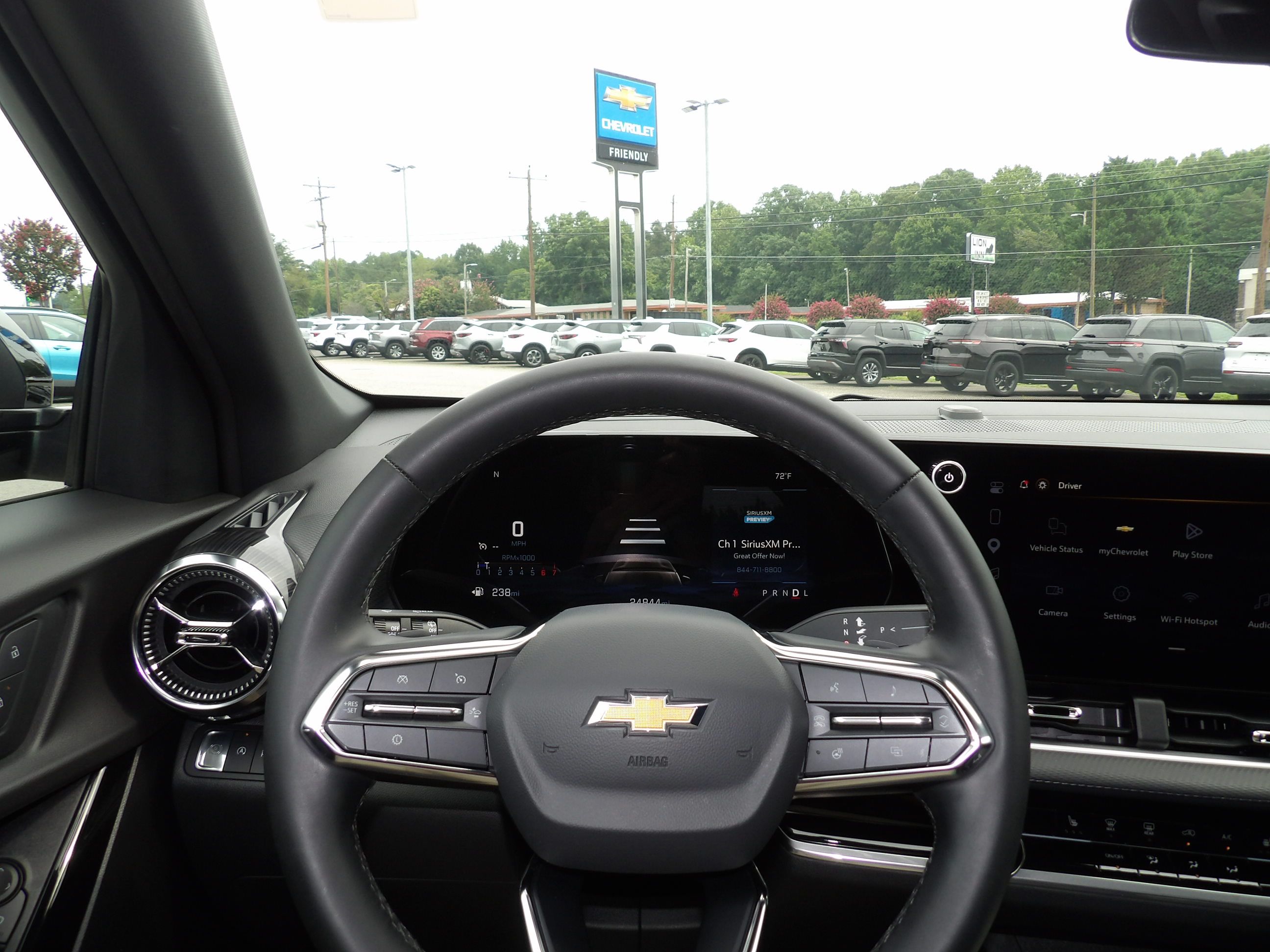 Used 2026 Chevrolet Equinox FWD LT w/ 1LT image 2