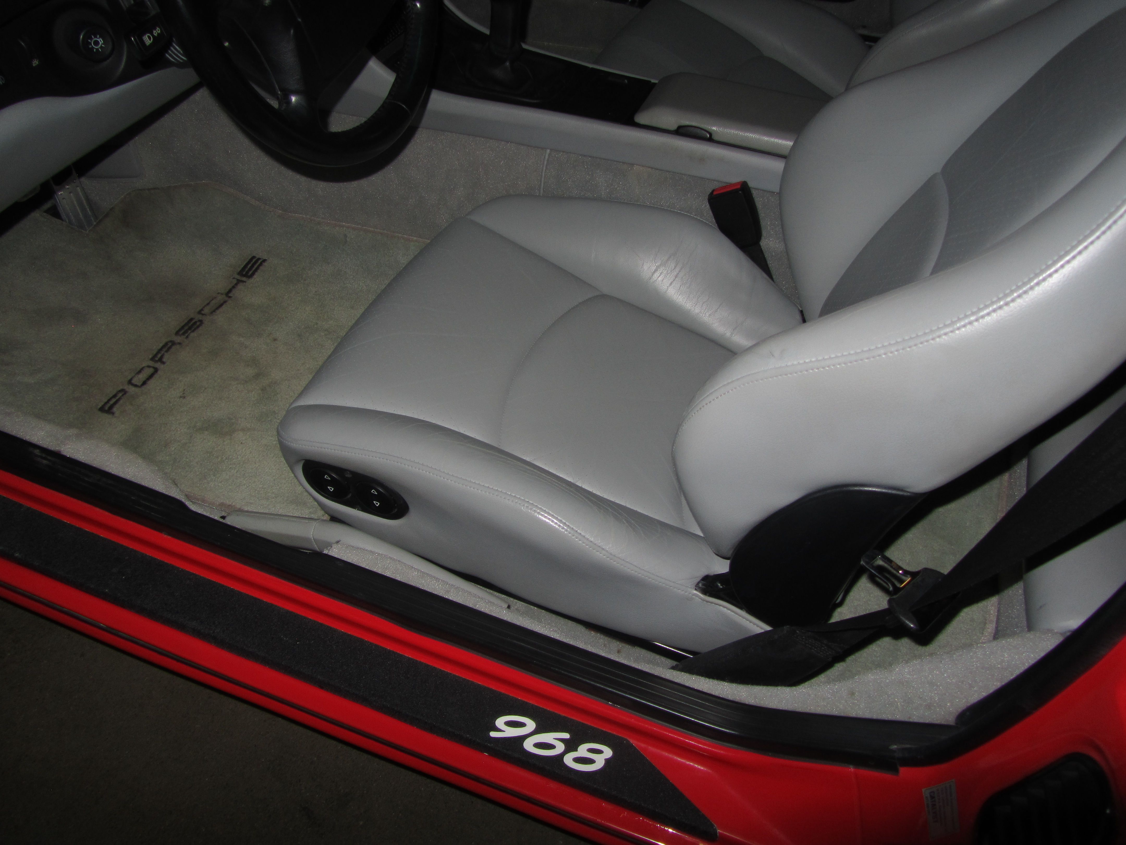 Used 1995 Porsche 968 Coupe RWD image 13