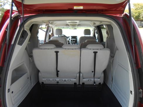 Used 2009 Dodge Grand Caravan SXT FWD image 10