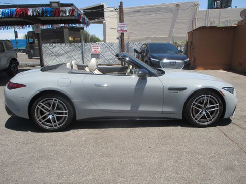 Used 2022 Mercedes-Benz SL 55 AMG 4MATIC image 2