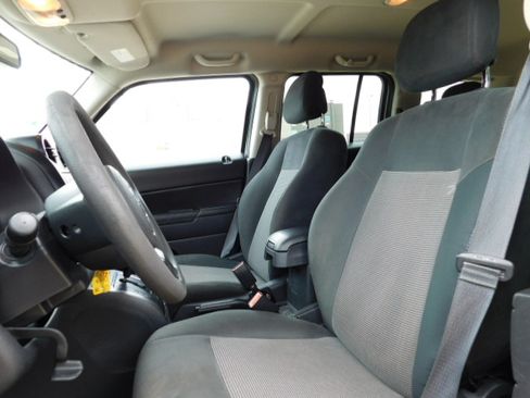 Used 2017 Jeep Patriot Sport image 11
