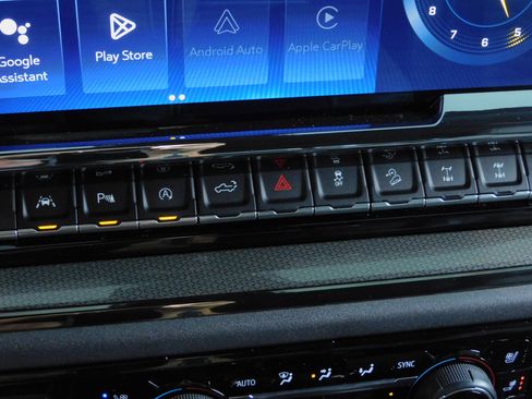 Used 2024 Chevrolet Silverado 1500 ZR2 image 38