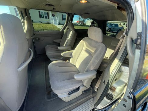 Used 2003 Dodge Grand Caravan Sport image 8