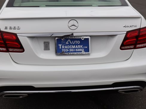 Used 2014 Mercedes-Benz E 350 4MATIC Sport image 11