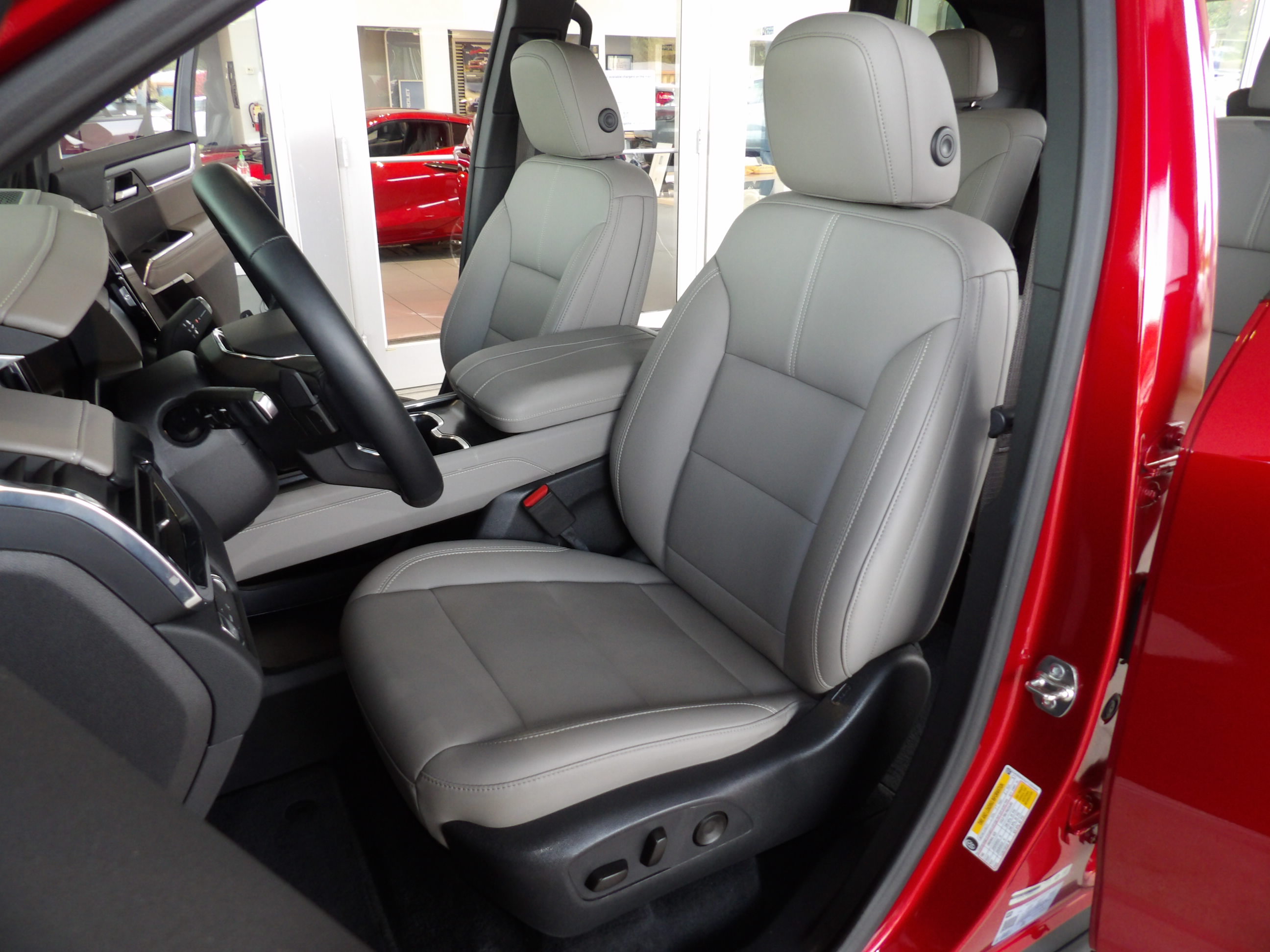 Used 2026 GMC Acadia FWD Elevation image 17