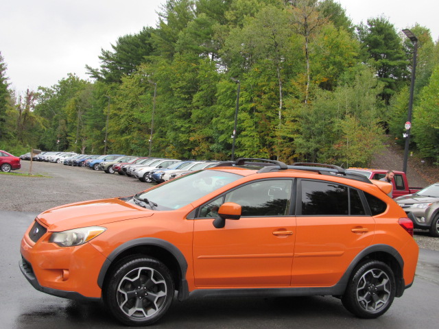 Used 2014 Subaru XV Crosstrek 2.0i Limited AWD/4WD image 3