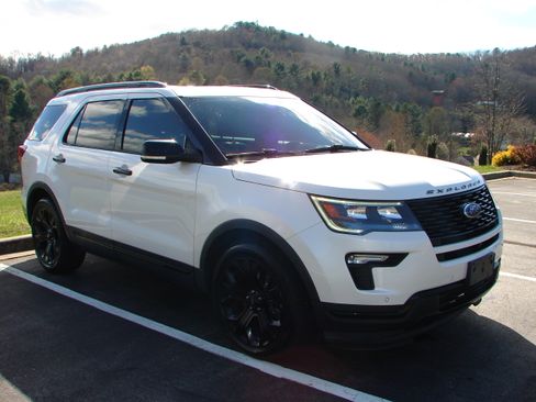Used 2019 Ford Explorer Sport image 14