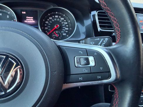 Used 2016 Volkswagen GTI image 17