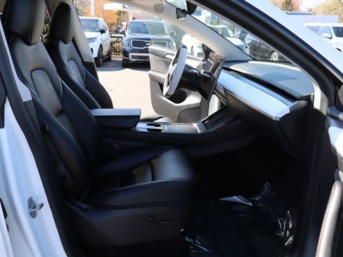 Used 2025 Tesla Model Y Performance image 20