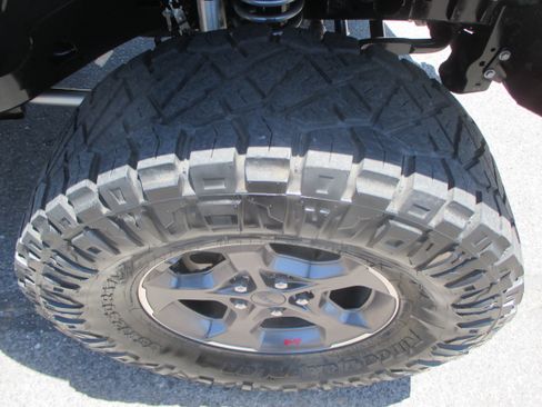 Used 2020 Jeep Gladiator Rubicon Pickup 4D 5 ft AWD/4WD image 28