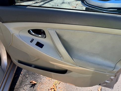 Used 2009 Toyota Camry LE image 14