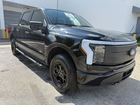 Used 2025 Ford F150 Lightning 4x4 SuperCrew XLT image 13