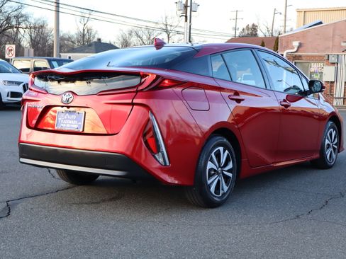 Used 2019 Toyota Prius Prime Premium image 8