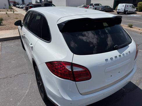 Used 2014 Porsche Cayenne AWD/4WD image 5