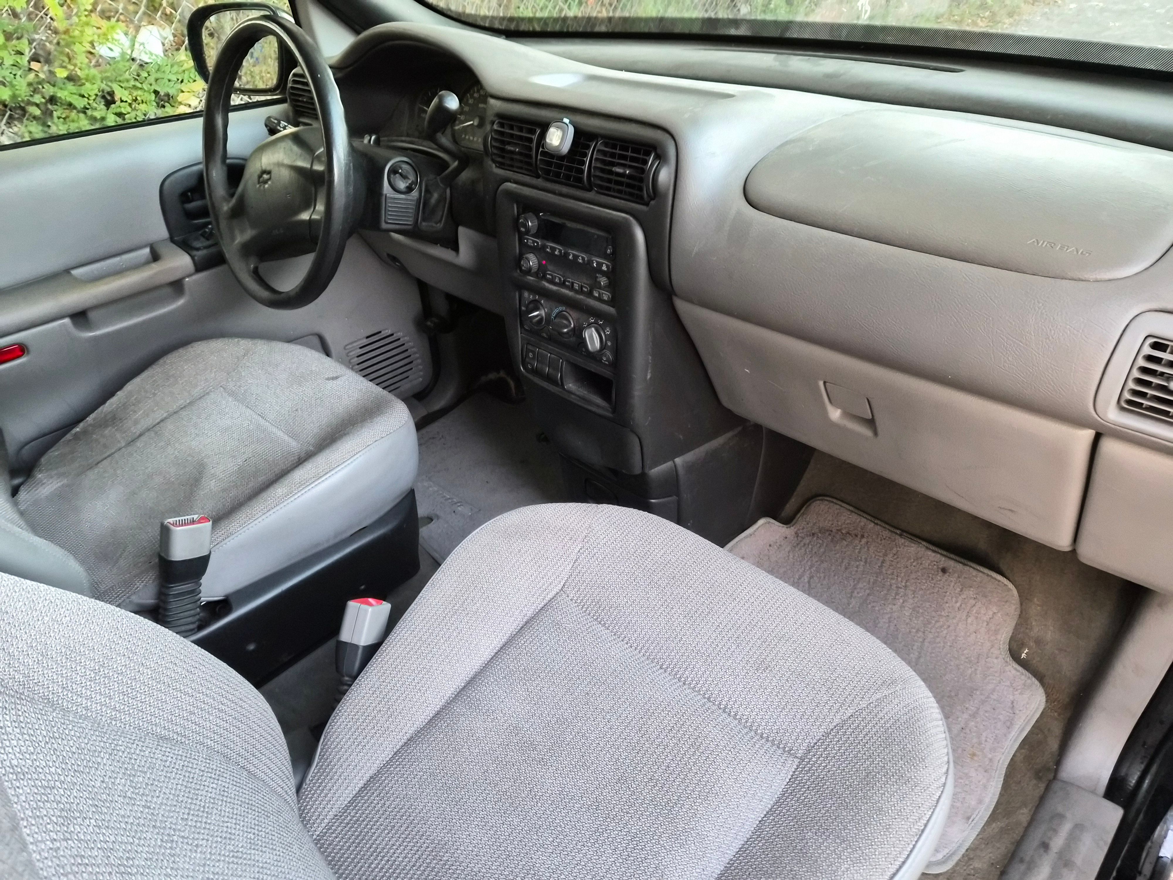 Used 2004 Chevrolet Venture UNAVAIL FWD image 8