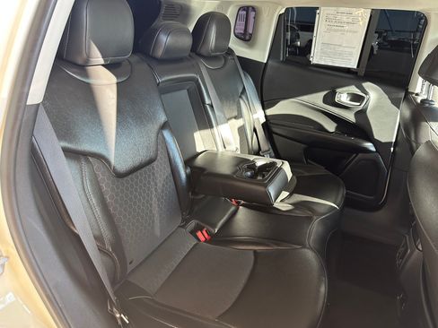 Used 2019 Jeep Compass Latitude image 13