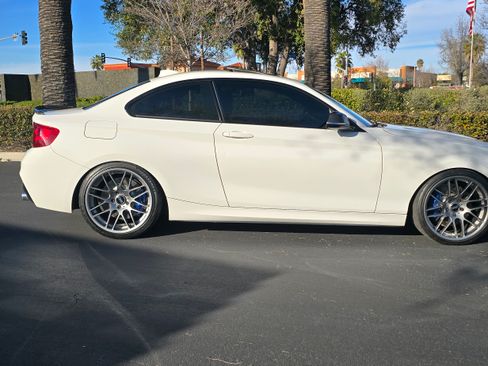 Used 2016 BMW M235i image 5