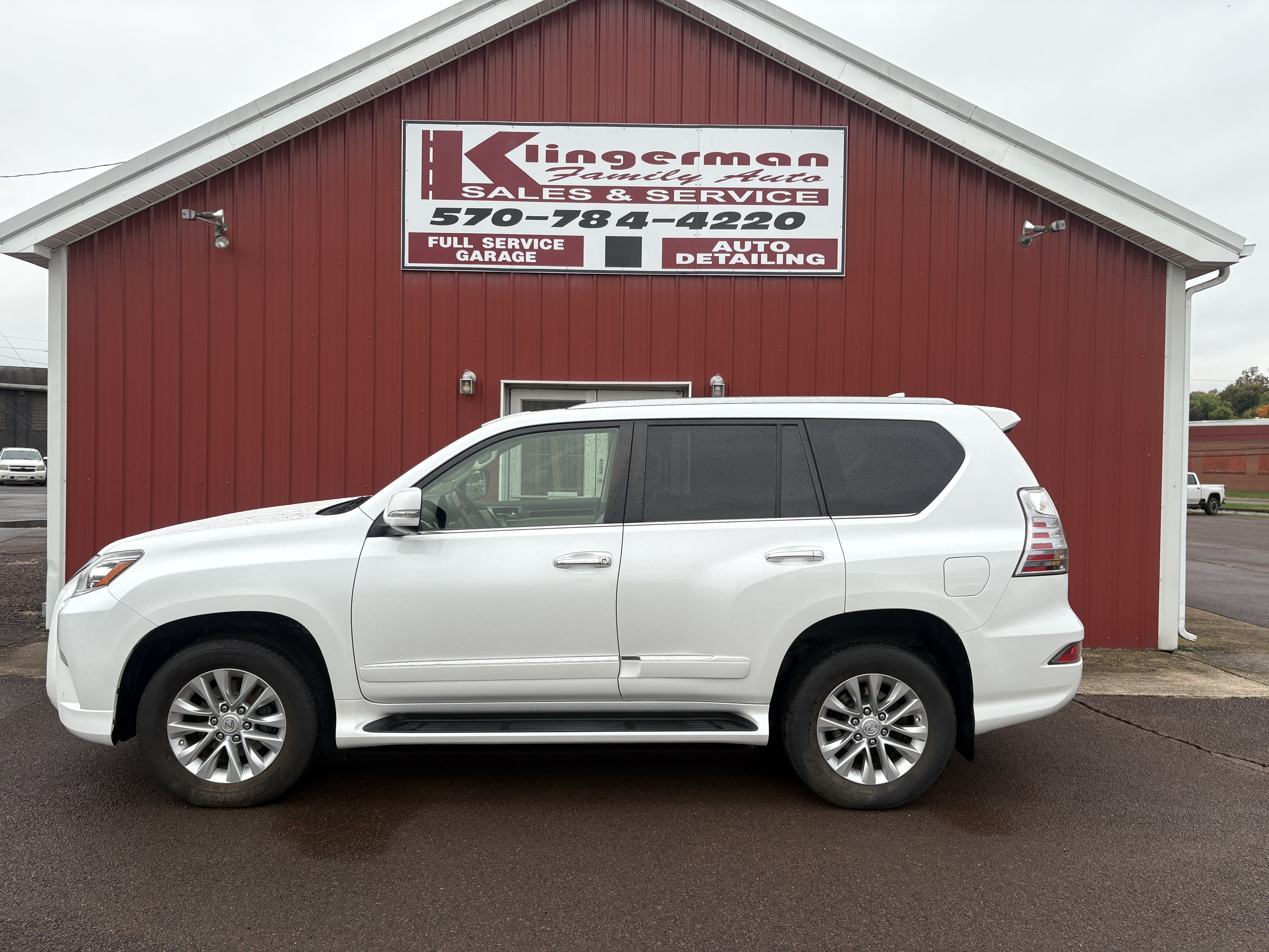 Used 2016 Lexus GX 460 4WD Premium 4.6L 8-Cyl SUV image 1