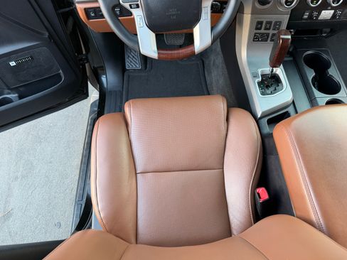 Used 2016 Toyota Sequoia Platinum image 19