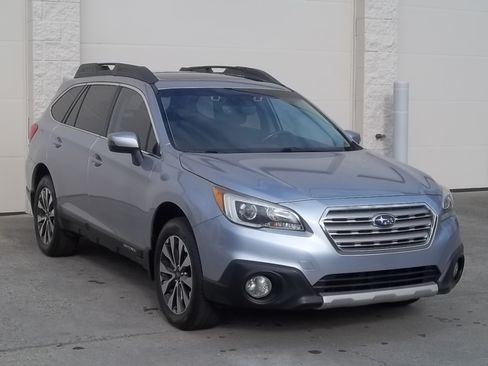 Used 2017 Subaru Outback 2.5i Limited image 4