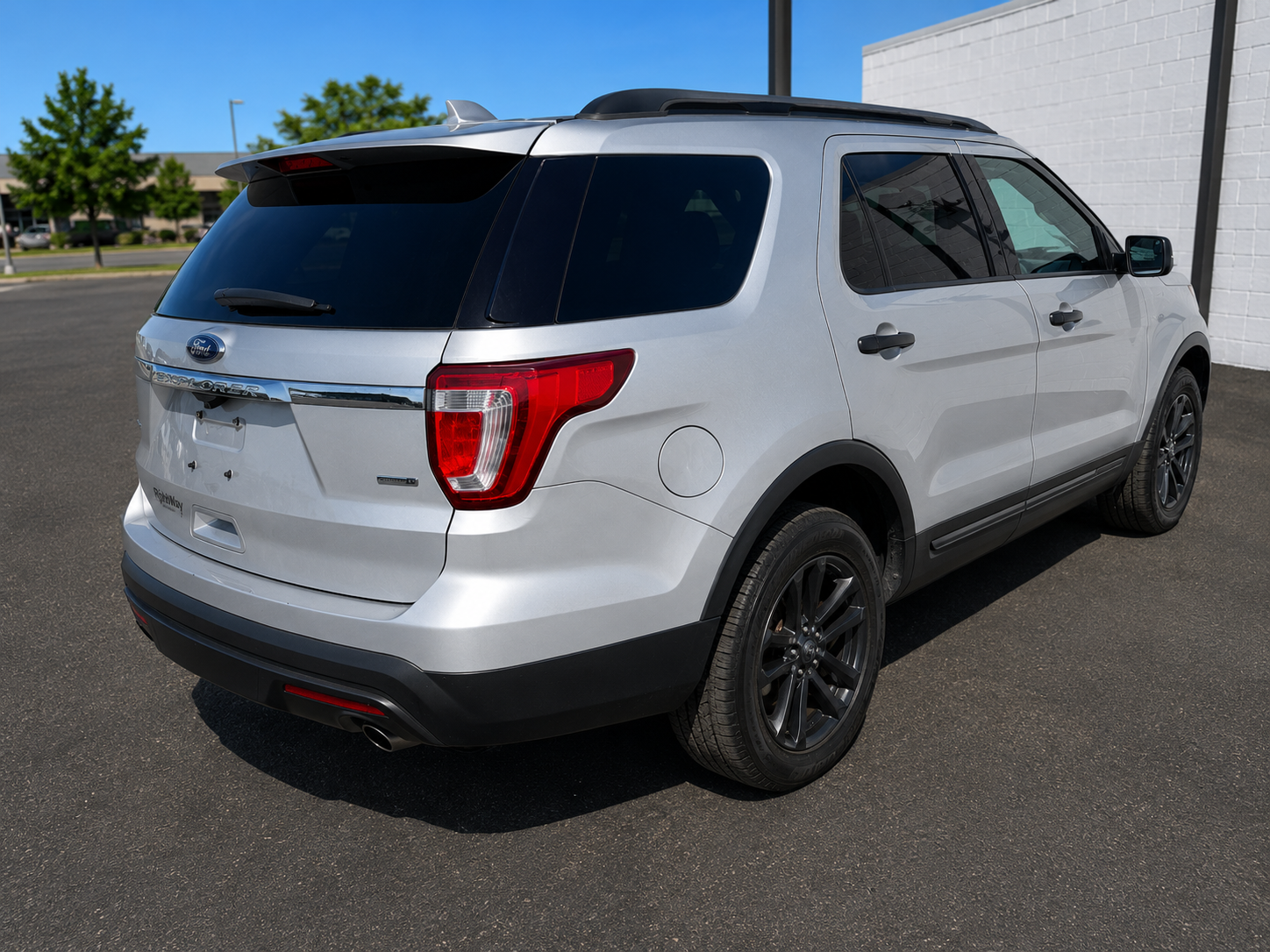 Used 2017 Ford Explorer XL FWD image 4